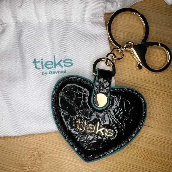 Tieks Obsidian Black Heart Keychain from advent calendar day 1 - Picture 1 of 5